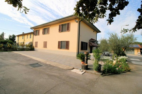 casa indipendente in vendita ad Altopascio