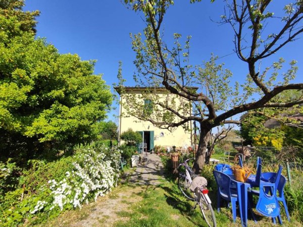 casa indipendente in vendita ad Altopascio in zona Marginone