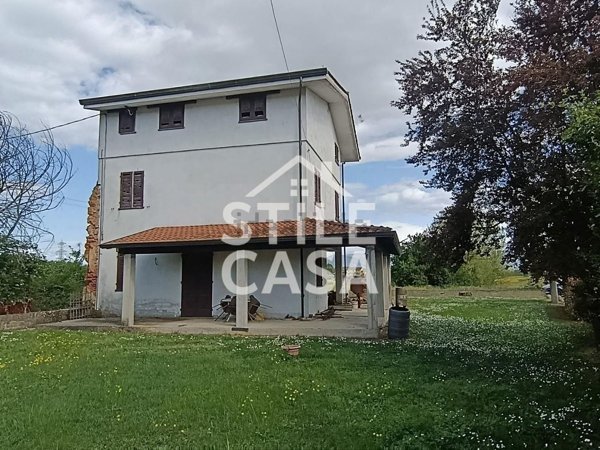 casa indipendente in vendita ad Altopascio