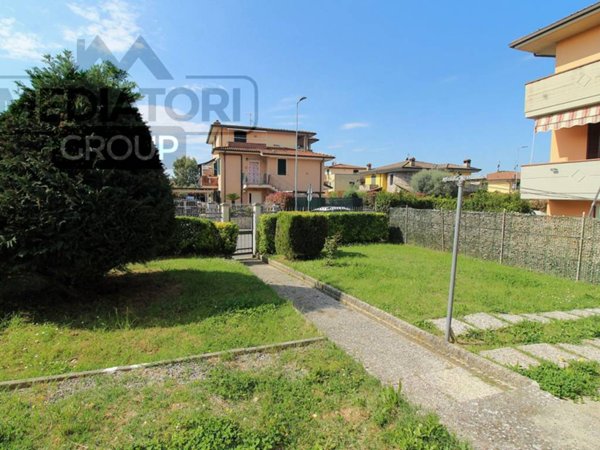 casa indipendente in vendita ad Altopascio