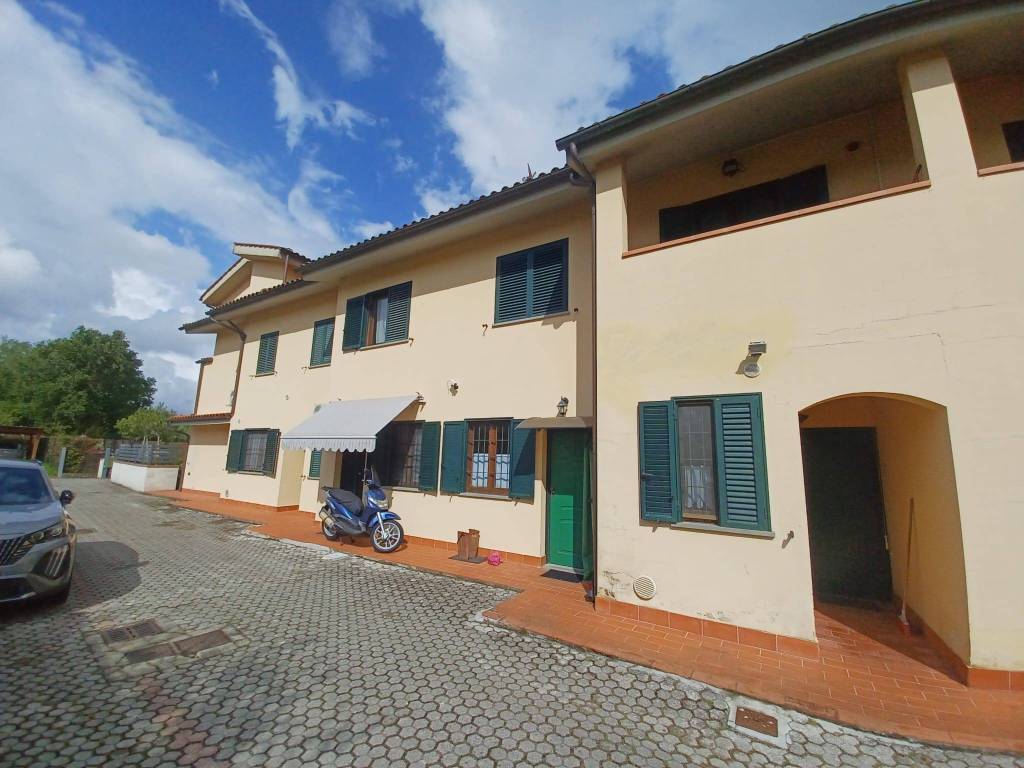 appartamento in vendita ad Altopascio in zona Badia Pozzeveri