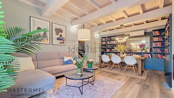 casa indipendente in vendita ad Altopascio