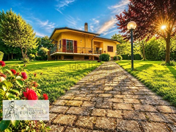 casa indipendente in vendita ad Altopascio