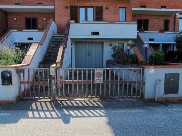 casa indipendente in vendita ad Altopascio in zona Spianate