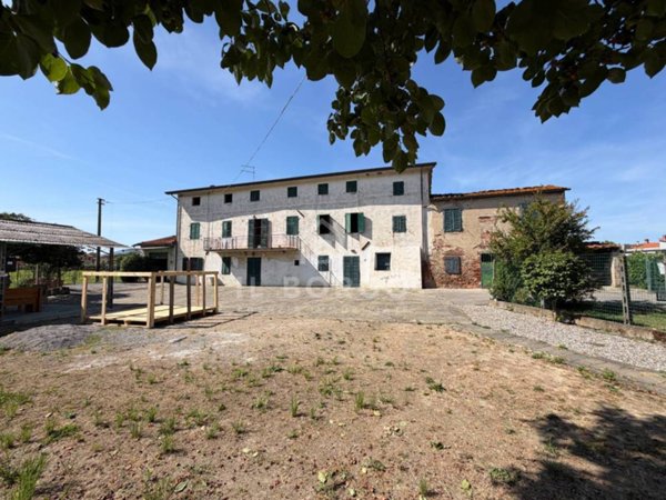 casa indipendente in vendita ad Altopascio in zona Marginone