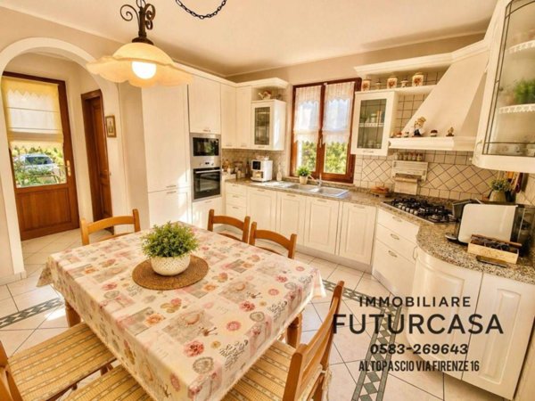 casa indipendente in vendita ad Altopascio