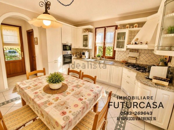 casa indipendente in vendita ad Altopascio