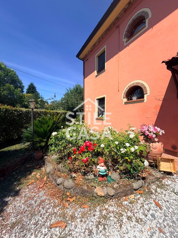 casa indipendente in vendita ad Altopascio in zona Spianate