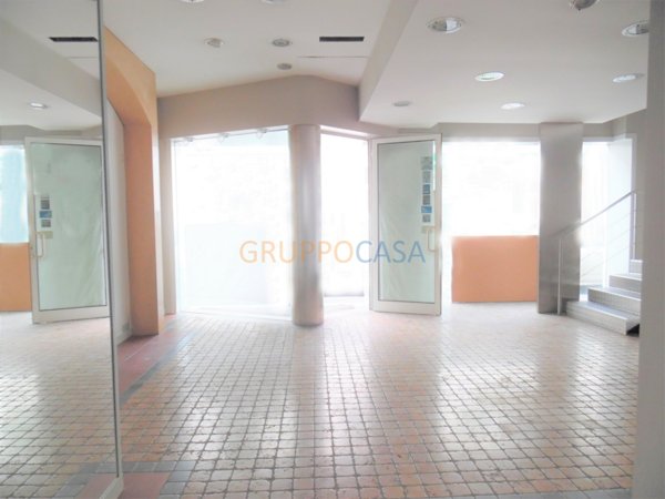 locale commerciale in vendita ad Altopascio