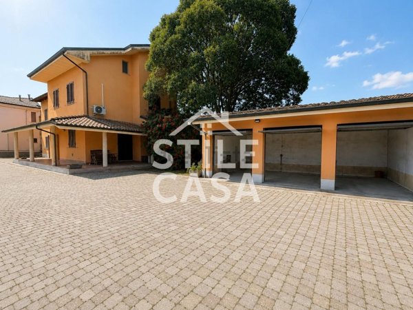 casa indipendente in vendita ad Altopascio in zona Marginone