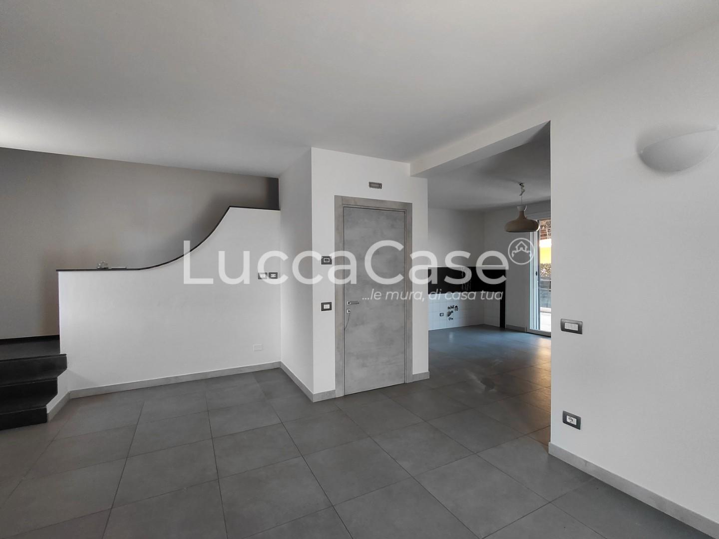 casa indipendente in vendita ad Altopascio