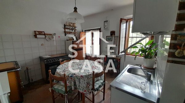 casa indipendente in vendita ad Altopascio in zona Badia Pozzeveri