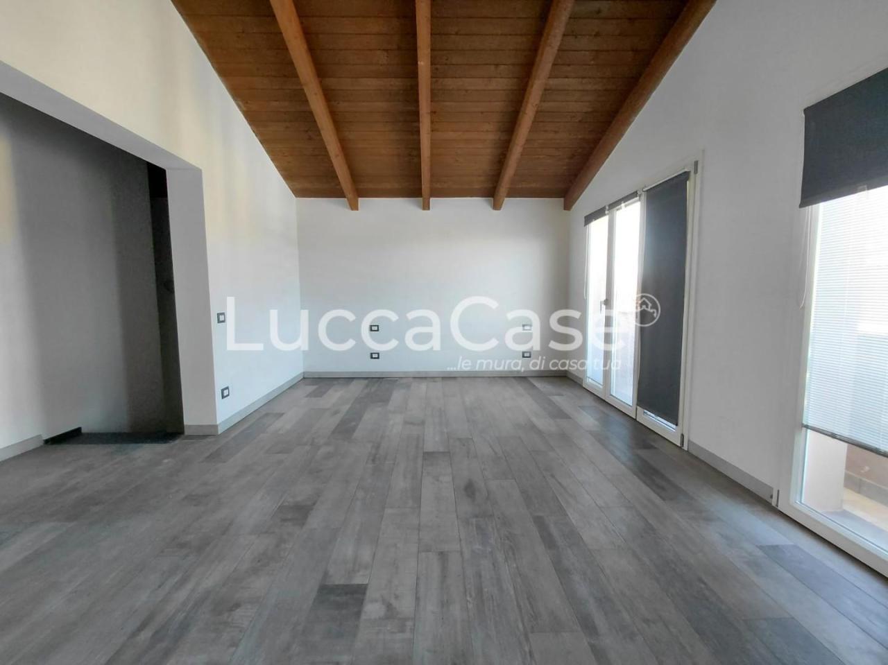 casa indipendente in vendita ad Altopascio