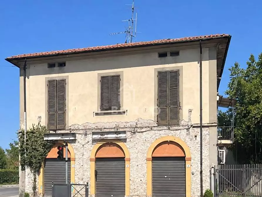 locale commerciale in vendita ad Altopascio in zona Badia Pozzeveri