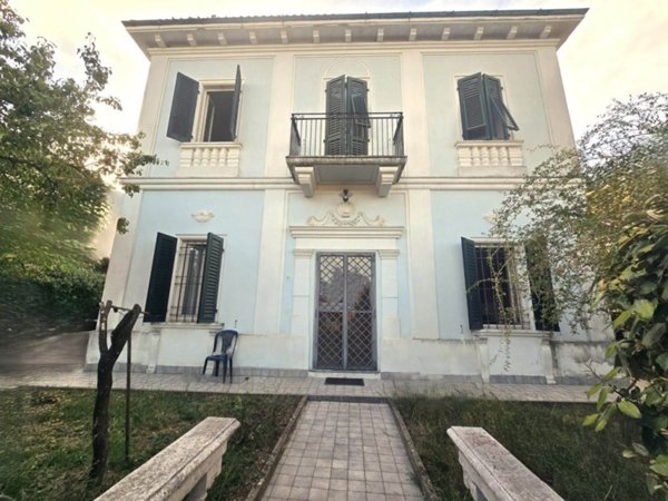 casa indipendente in vendita ad Altopascio