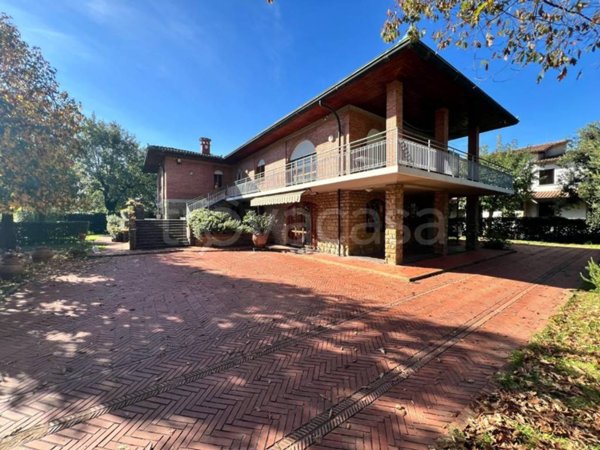 casa indipendente in vendita ad Altopascio in zona Badia Pozzeveri