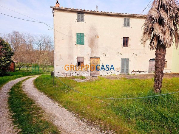 casa indipendente in vendita ad Altopascio