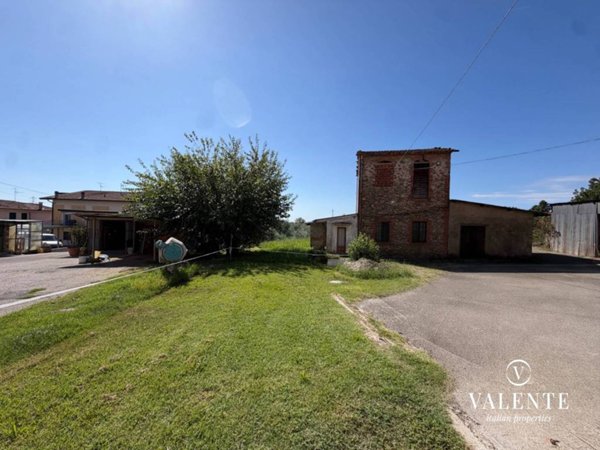 casa indipendente in vendita ad Altopascio in zona Marginone