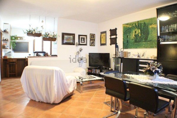 casa indipendente in vendita ad Altopascio in zona Badia Pozzeveri