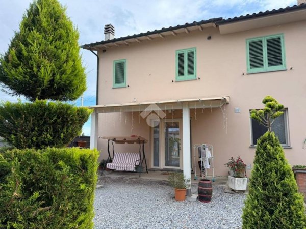 casa indipendente in vendita ad Altopascio in zona Spianate