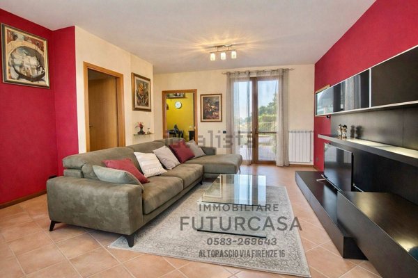 casa indipendente in vendita ad Altopascio in zona Spianate