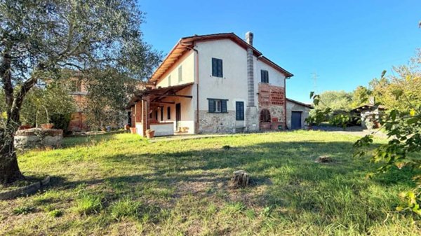 casa indipendente in vendita ad Altopascio