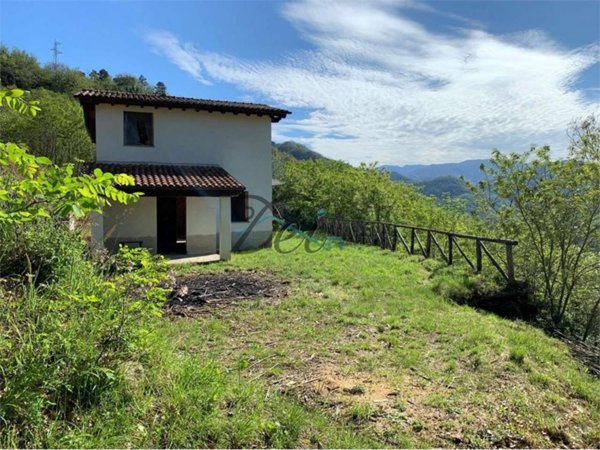 casa indipendente in vendita a Bagni di Lucca in zona La Villa