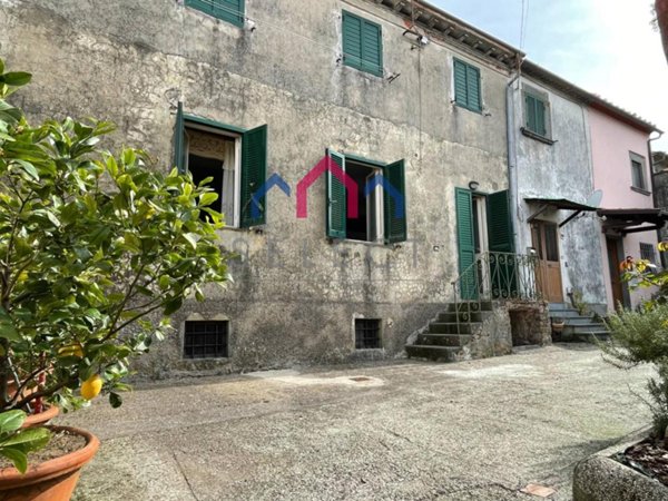 appartamento in vendita a Bagni di Lucca in zona Lugliano
