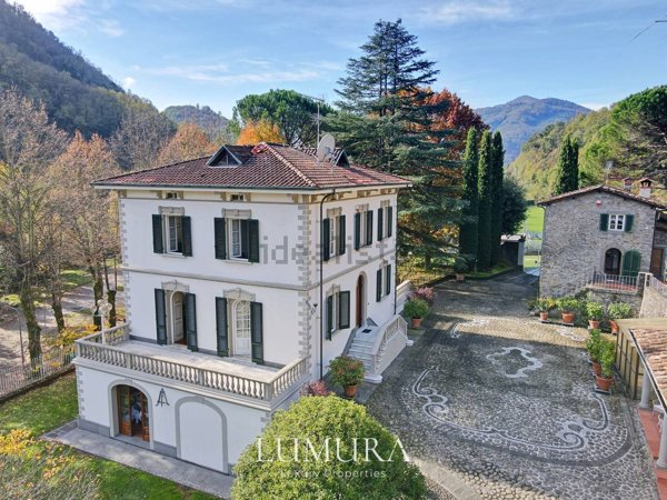 casa indipendente in vendita a Bagni di Lucca in zona La Villa