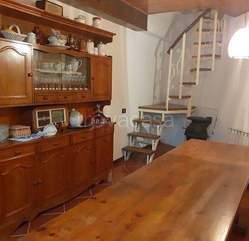 casa indipendente in vendita a Bagni di Lucca in zona Fornoli