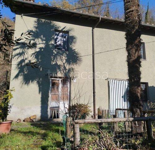 casa indipendente in vendita a Bagni di Lucca