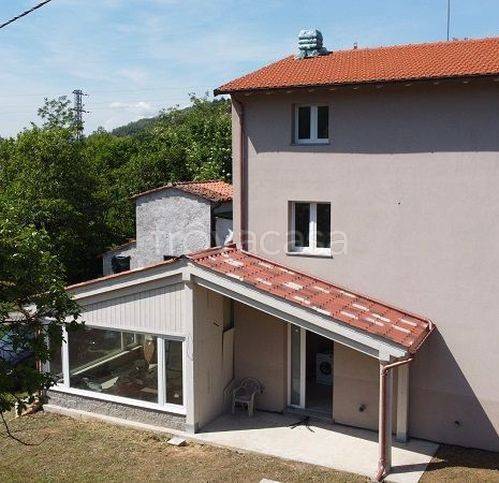 casa indipendente in vendita a Bagni di Lucca in zona Fornoli