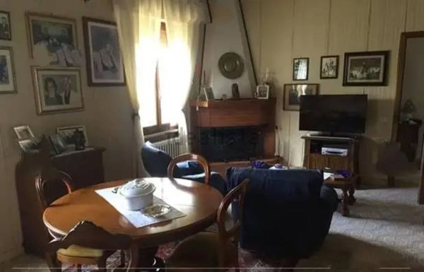 casa indipendente in vendita a Bagni di Lucca