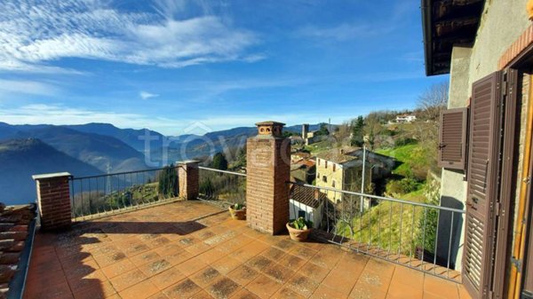 casa indipendente in vendita a Bagni di Lucca