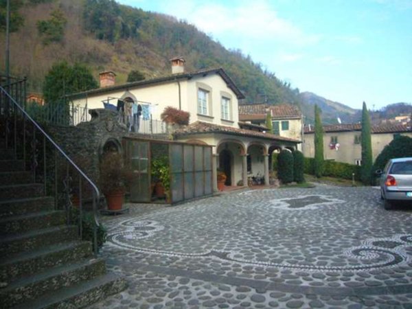 casa indipendente in vendita a Bagni di Lucca in zona La Villa