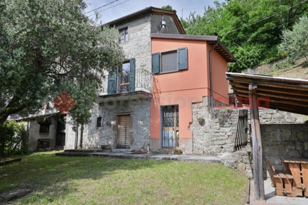 appartamento in vendita a Bagni di Lucca in zona Lugliano