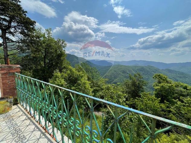 casa indipendente in vendita a Bagni di Lucca