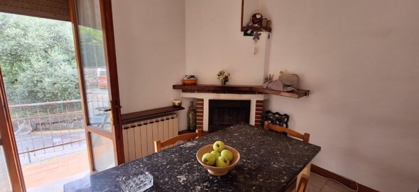 casa indipendente in vendita a Bagni di Lucca in zona Fornoli