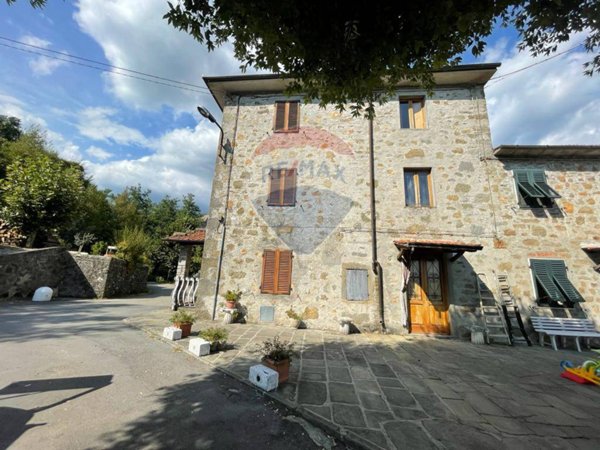 casa indipendente in vendita a Bagni di Lucca