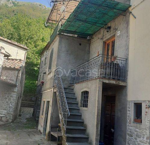 casa indipendente in vendita a Bagni di Lucca