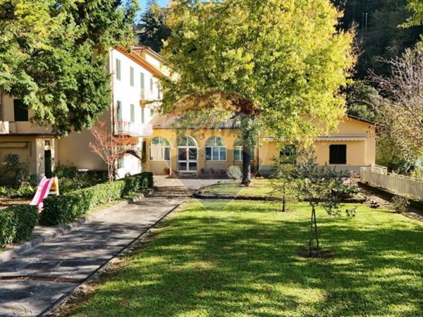 appartamento in vendita a Bagni di Lucca in zona Ponte a Serraglio