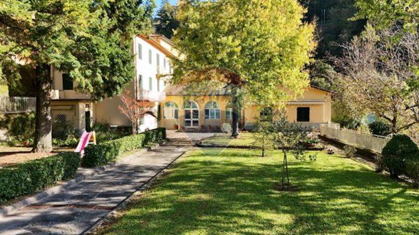 appartamento in vendita a Bagni di Lucca in zona Ponte a Serraglio