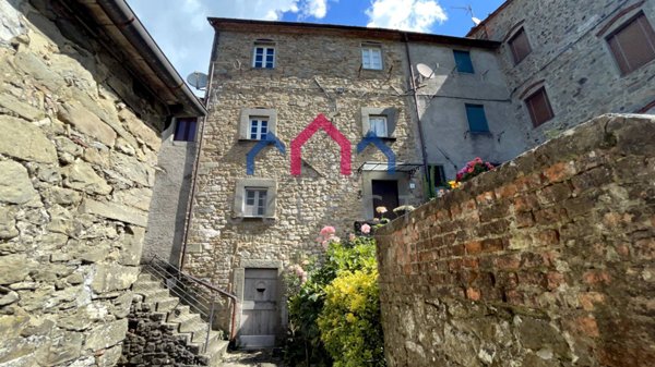 casa indipendente in vendita a Bagni di Lucca in zona Casabasciana