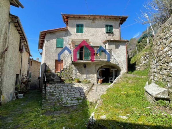 appartamento in vendita a Bagni di Lucca in zona Benabbio