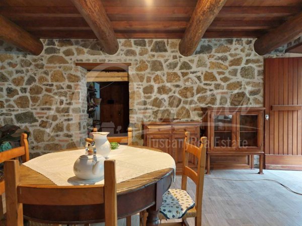 casa indipendente in vendita a Bagni di Lucca