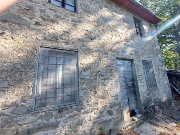 casa indipendente in vendita a Bagni di Lucca in zona Montefegatesi