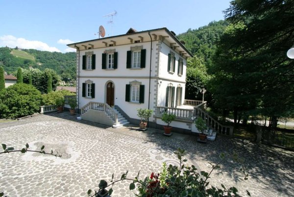 casa indipendente in vendita a Bagni di Lucca
