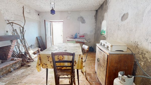 casa indipendente in vendita a Bagni di Lucca in zona Montefegatesi