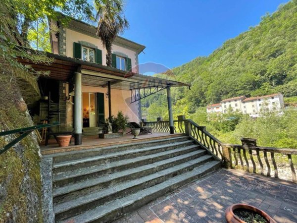 casa indipendente in vendita a Bagni di Lucca in zona La Villa