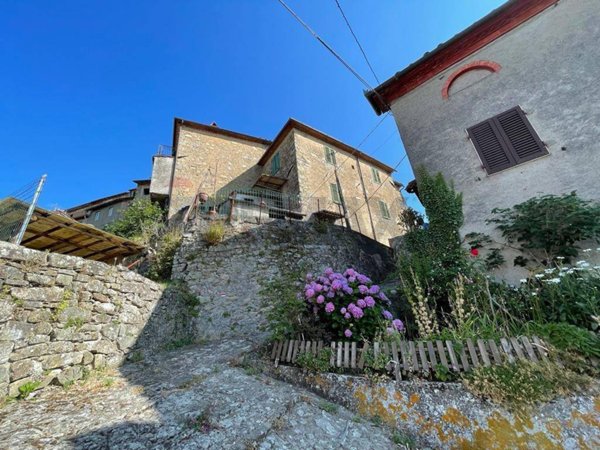 casa indipendente in vendita a Bagni di Lucca in zona Granaiola